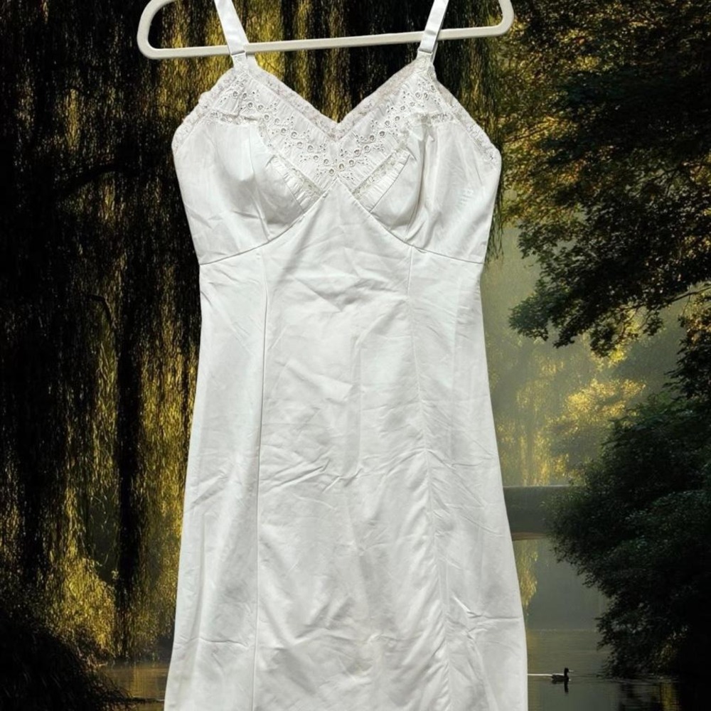 Vintage 1960s Union Made Wonder Maid cotton Eyelet Lace Slip Dress -  Small